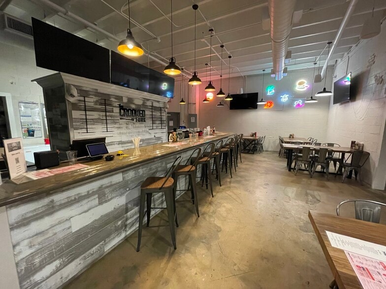 More Photos Of 24 E Magnolia Ave, Eustis Storefront For Lease