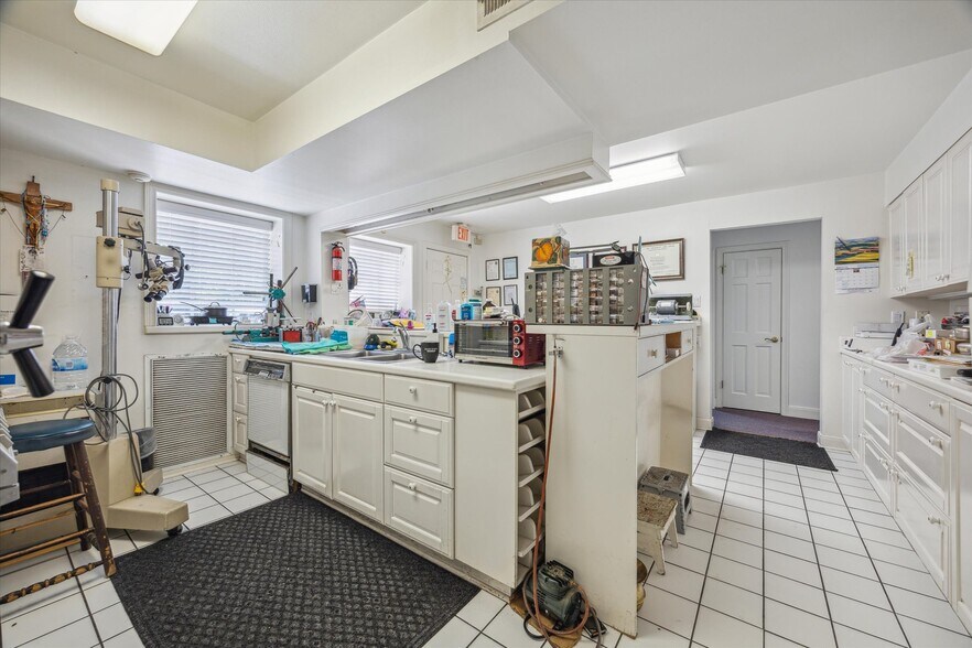 More Photos Of 5135 Edloe St, Houston Office Residential For Sale