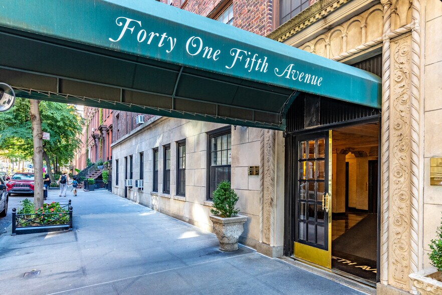 More Photos Of 41 Fifth Ave, New York Apartments For Lease