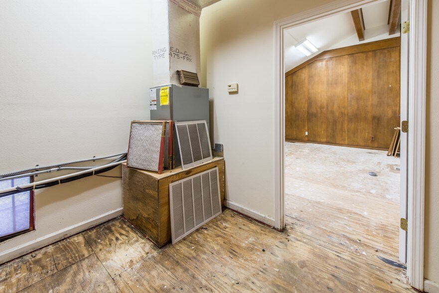 More Photos Of 415 Mountain Dr, Destin Storefront For Lease