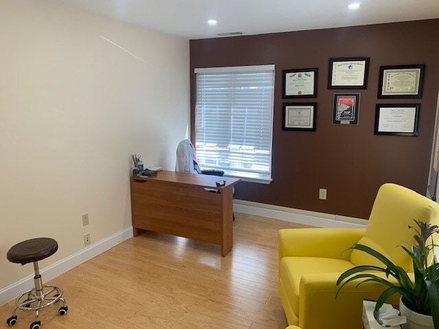More Photos Of 1 Bethany Rd, Hazlet Office For Lease
