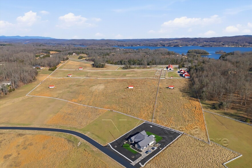 More Photos Of 1522 New Hope Rd, Rockwood Specialty For Sale