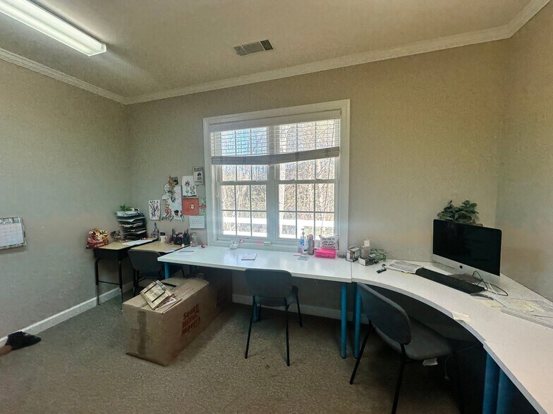 More Photos Of 2450 Atlanta Hwy, Cumming Office For Sale