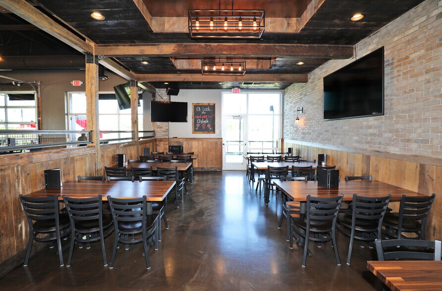 More Photos Of 1710 Crossings Blvd, Shakopee Restaurant For Sale