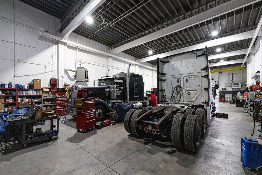 More Photos Of 1781 E Risser St, Kankakee Warehouse For Sale