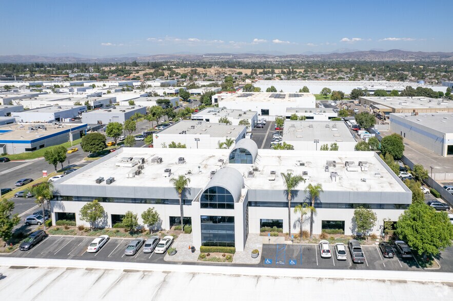 More Photos Of 1290 N Hancock St, Anaheim Office For Lease