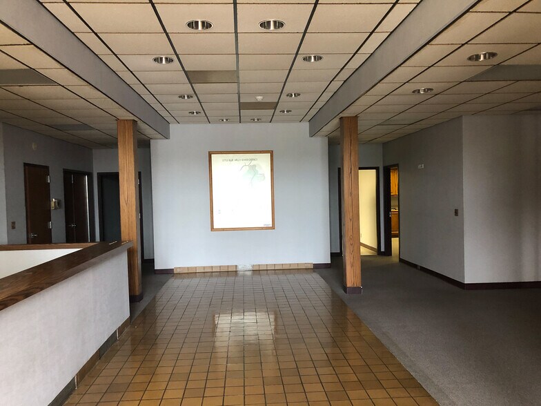 More Photos Of 21101 E State Route 78, Independence Light Distribution For Lease