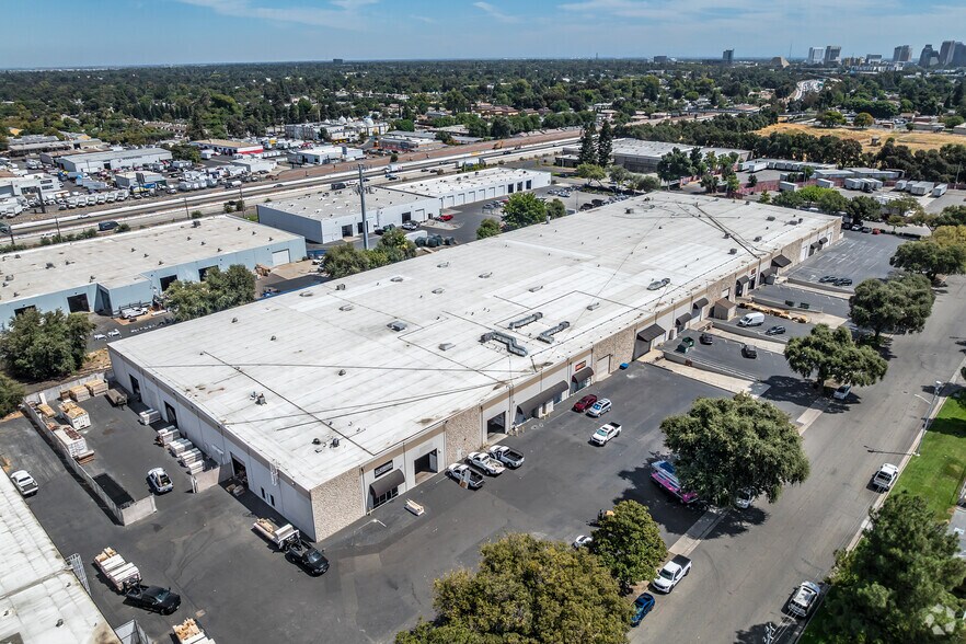 More Photos Of 2544 Port St, West Sacramento Warehouse For Lease