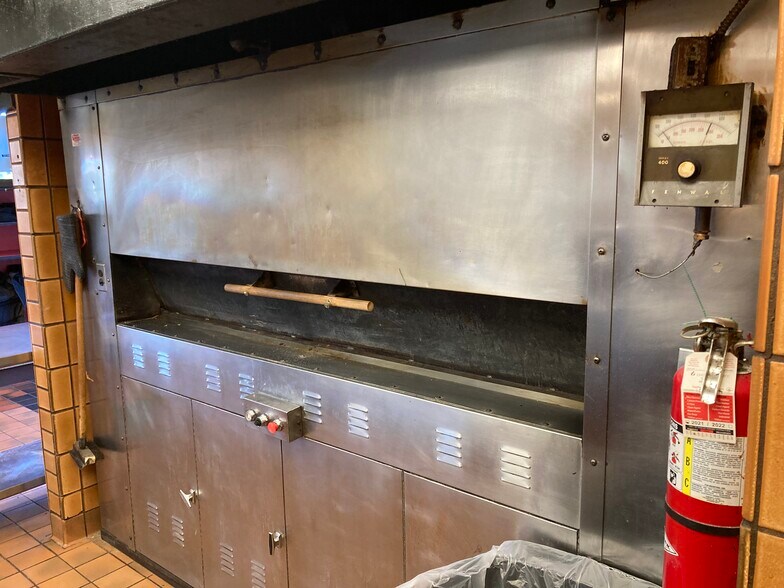 More Photos Of 109 Main St, North Reading Restaurant For Lease