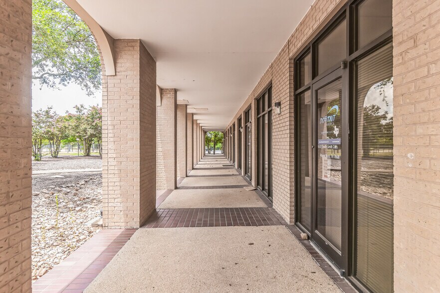 More Photos Of 16333 S Great Oaks Dr, Round Rock Medical For Lease