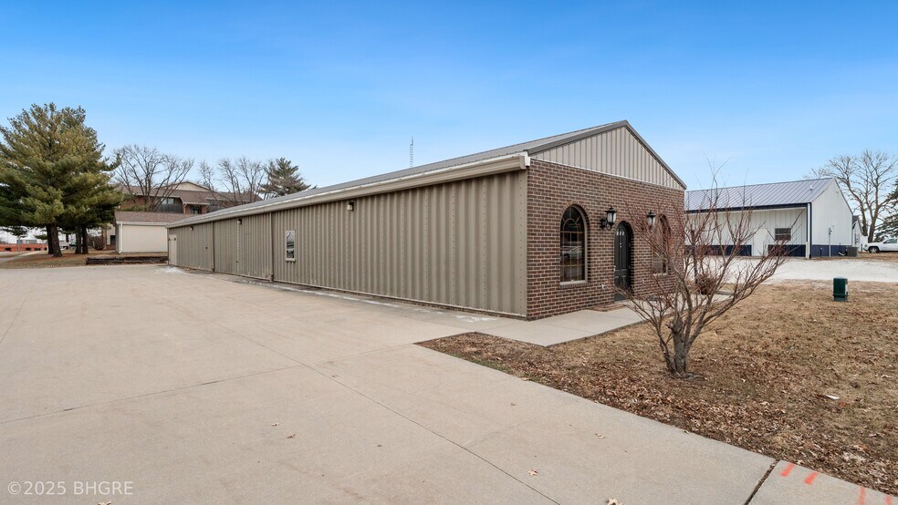 Primary Photo Of 202 S 9th St, Indianola Storefront For Sale