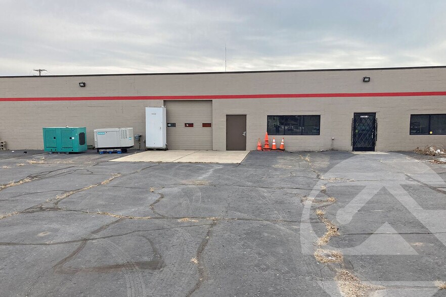 Primary Photo Of 21380 Coolidge Hwy, Oak Park Warehouse For Lease