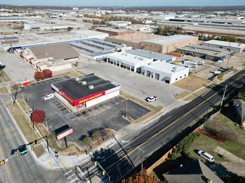 More Photos Of 4461 S Sheridan Rd, Tulsa Freestanding For Lease