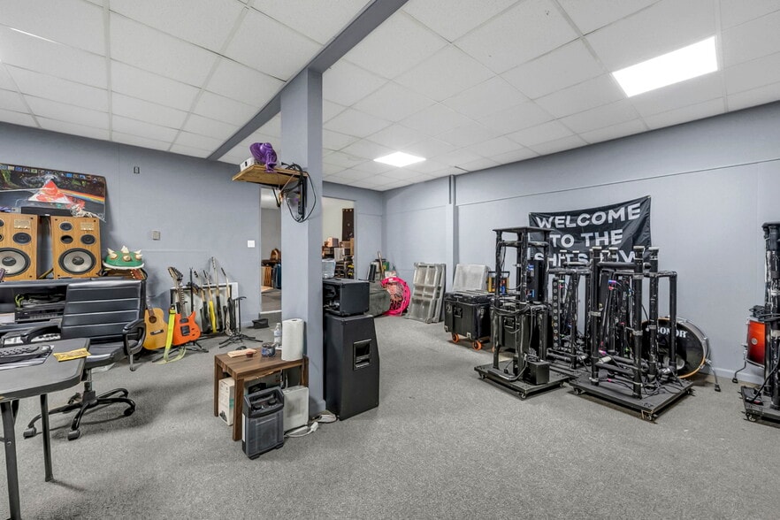 More Photos Of 4435 State Rd, Cleveland Storefront Retail Residential For Sale