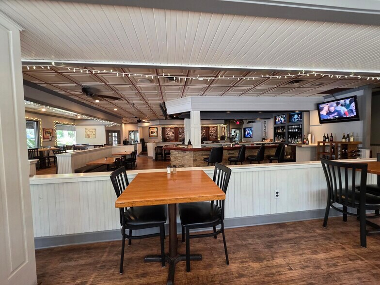 More Photos Of 9 Park Ln, Hilton Head Island Restaurant For Sale