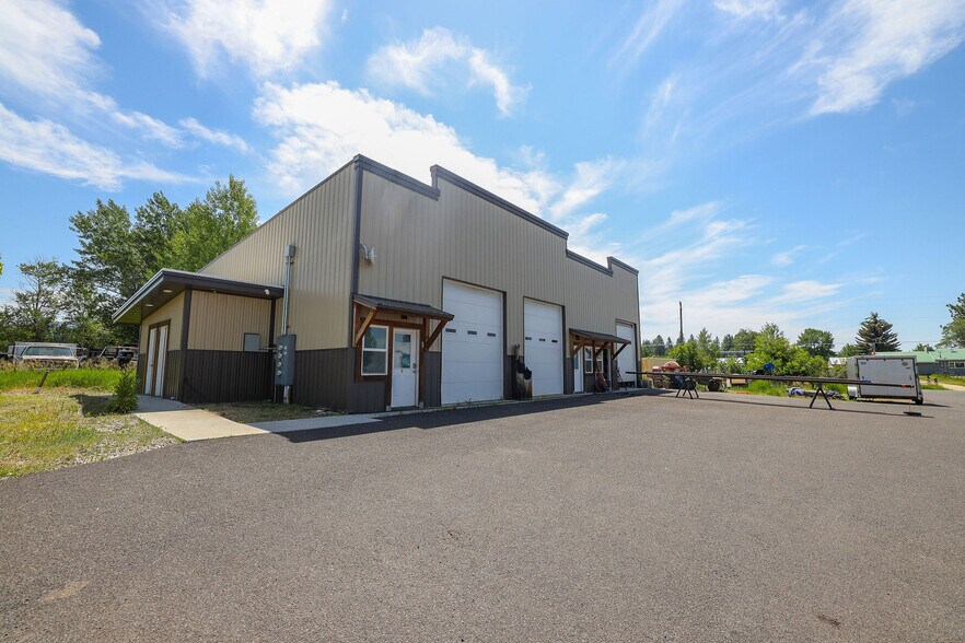 More Photos Of 460 Krahn Ln, McCall Warehouse For Sale