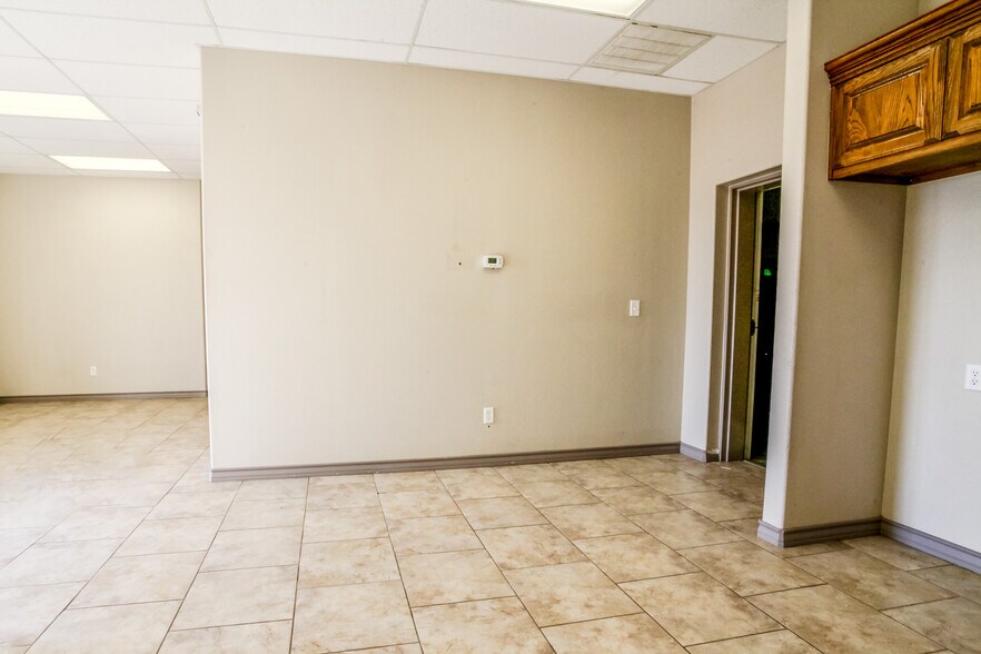 More Photos Of 3201 N County Road 1107, Midland Warehouse For Lease