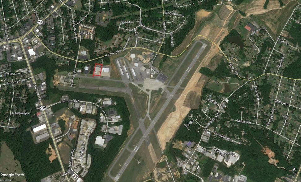 More Photos Of 129 Kensington Dr, Spartanburg Airplane Hangar For Lease