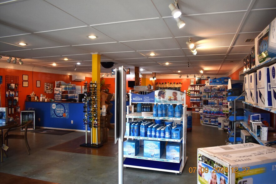 More Photos Of 826 S Post Rd, Shelby Storefront For Lease