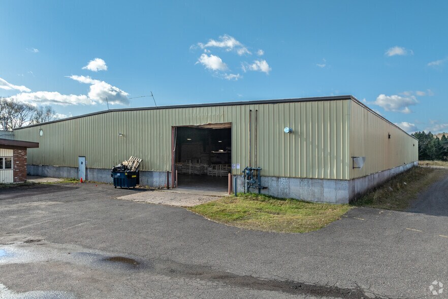 More Photos Of 236 S 2nd St, Butternut Distribution For Sale