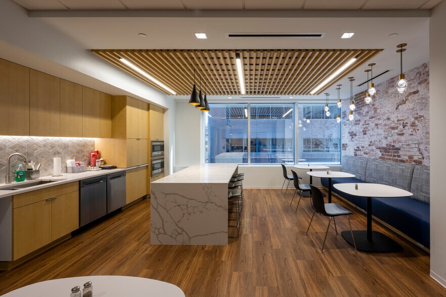 More Photos Of 445 North Blvd, Baton Rouge Office For Lease