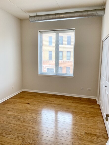 More Photos Of 900 S Western Ave, Chicago Apartments For Lease