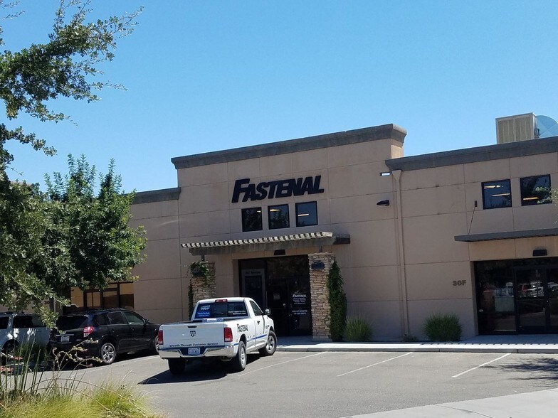 More Photos Of 60 G St, Los Banos Unknown For Lease