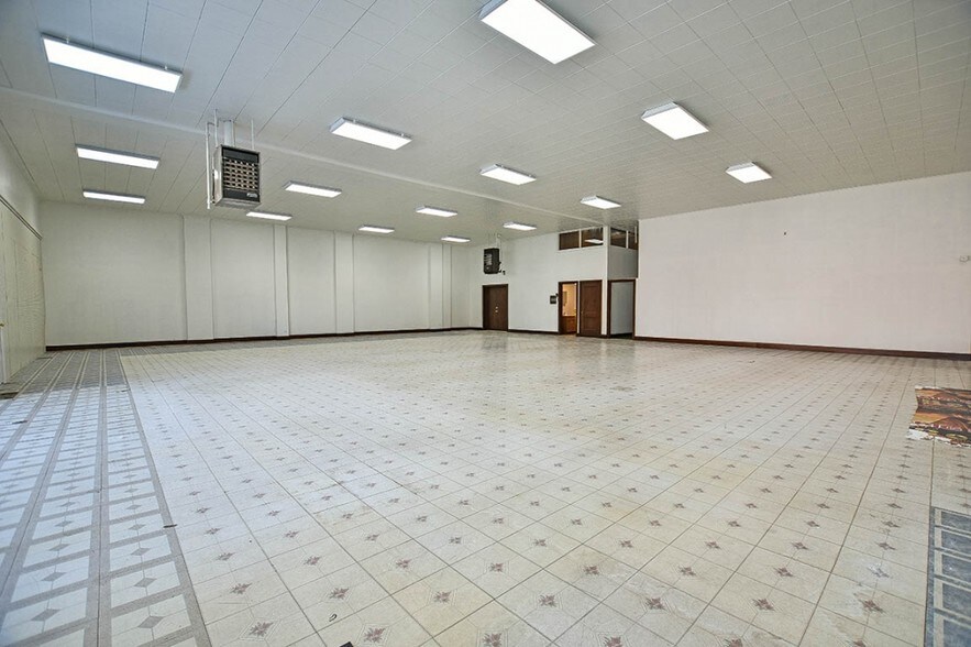 More Photos Of 1100 E South Grand Ave, Springfield Office For Sale