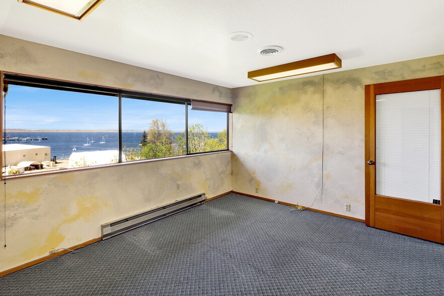 More Photos Of 1100 11th St, Bellingham General Retail For Lease