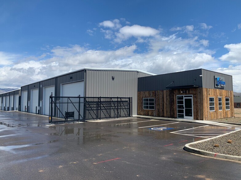 More Photos Of 2140-2162 E Summersweet Dr, Boise Self Storage For Lease