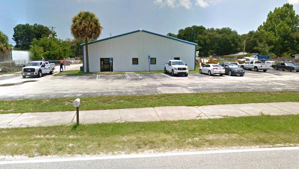 Primary Photo Of 1077 Derbyshire Rd, Daytona Beach Warehouse For Lease