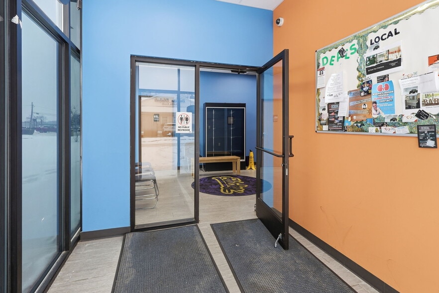 More Photos Of 228 North Ave, Battle Creek Freestanding For Sale