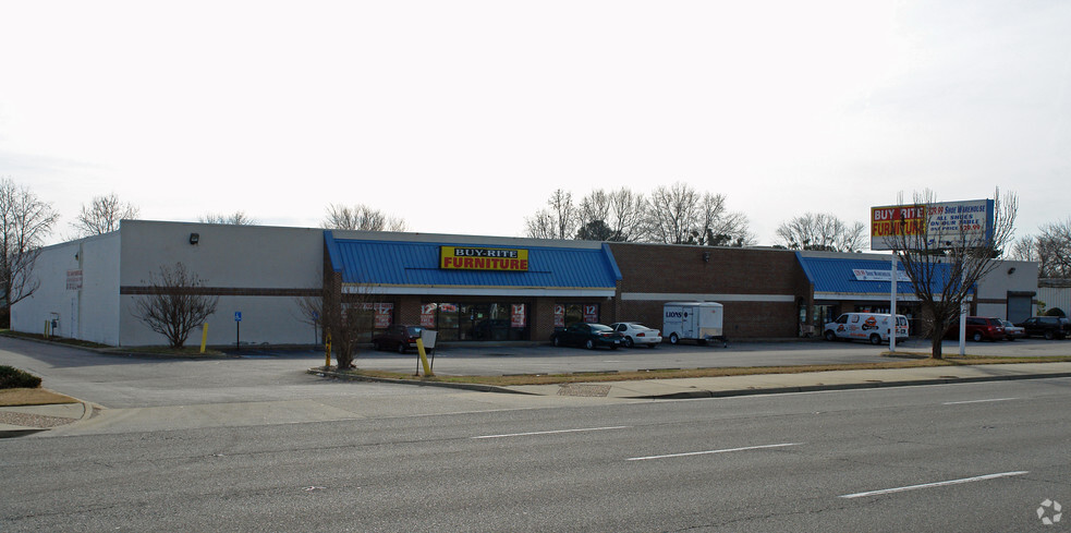 More Photos Of 4205 W Mercury Blvd, Hampton Freestanding For Sale