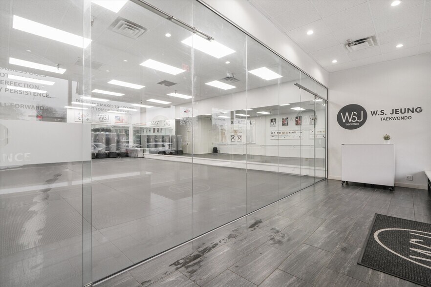 More Photos Of 1853-1877 Commerce St, Yorktown Heights Storefront For Lease