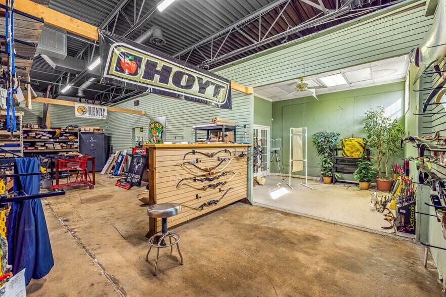 More Photos Of 1358 Plaza Dr, Gainesville Freestanding For Sale