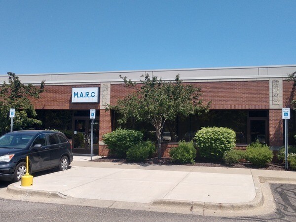Primary Photo Of 27000 Meadowbrook Rd, Novi Research And Development For Lease