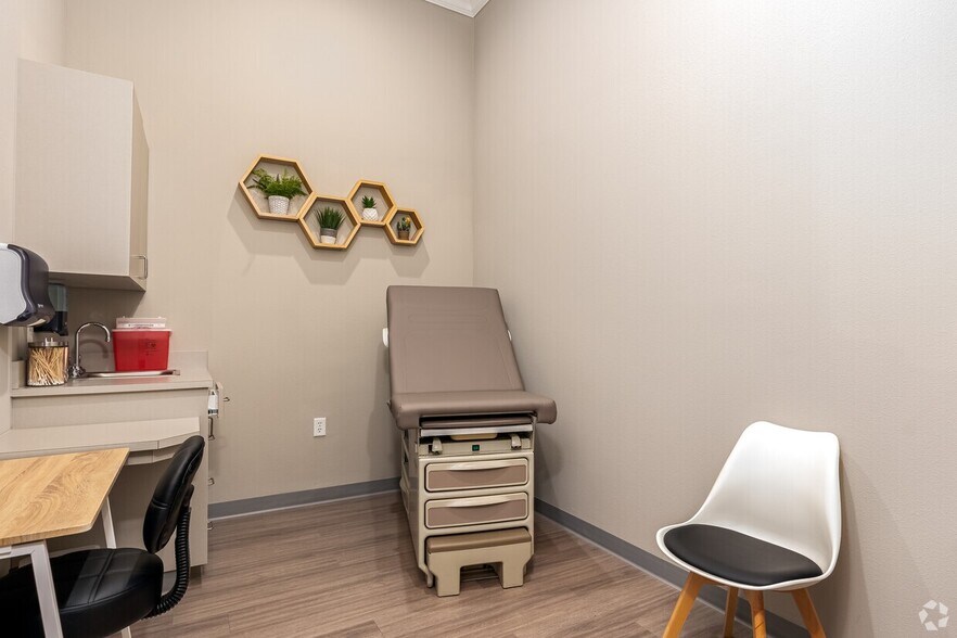 More Photos Of 1400 N Coit Rd, McKinney Medical For Lease