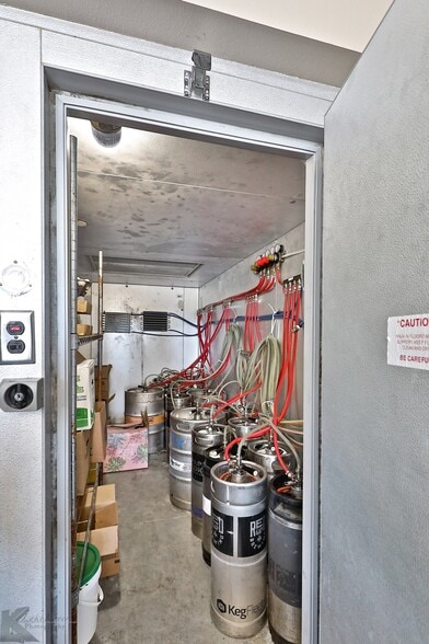 More Photos Of 382 Chestnut St, Abilene Bar For Sale