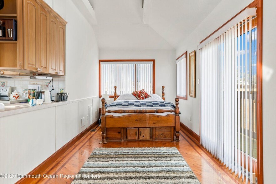 More Photos Of 520 Amboy, Keyport Marina For Sale