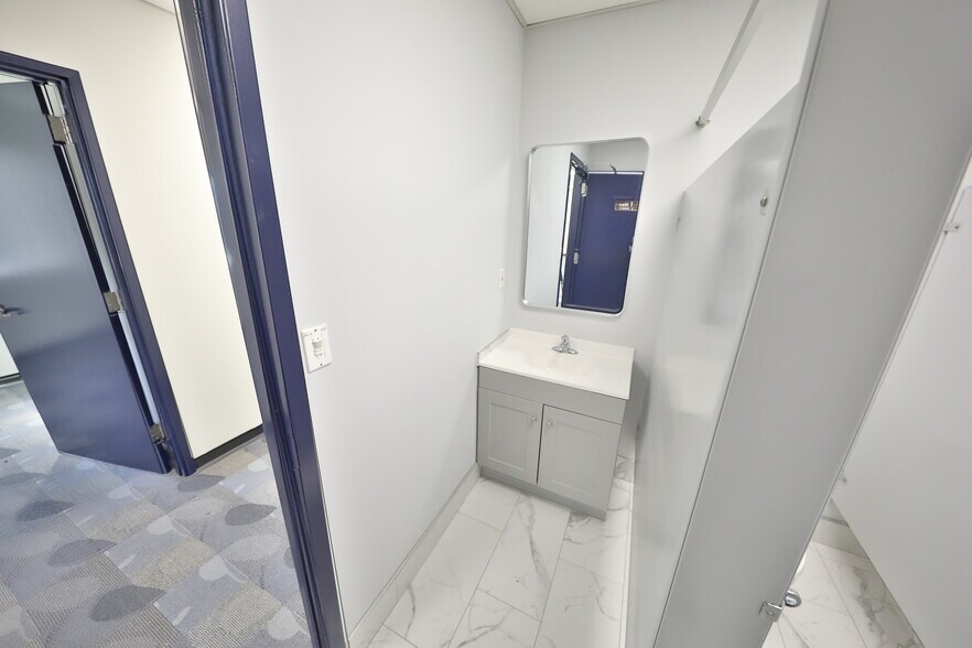 More Photos Of 999 Willow Grove St, Hackettstown Warehouse For Lease