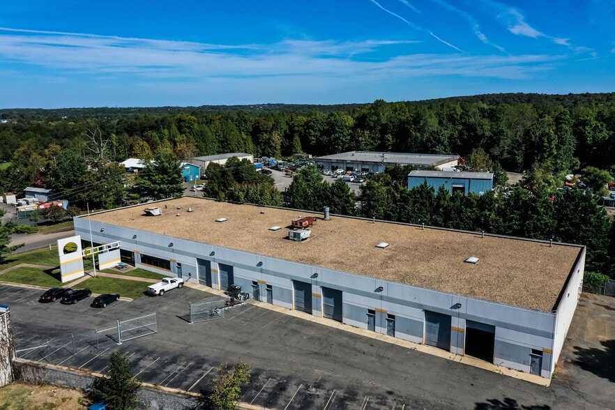 More Photos Of 8197 Euclid Ct, Manassas Park Warehouse For Lease