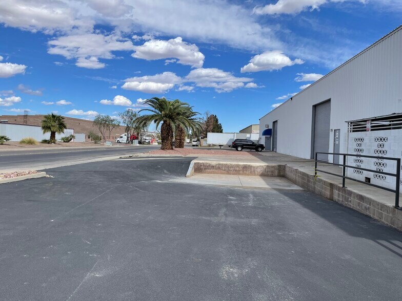More Photos Of 5050 Steptoe St, Las Vegas Warehouse For Lease
