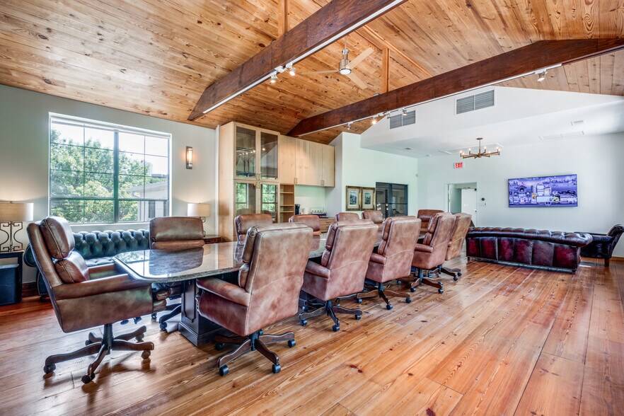 More Photos Of 3006 Cole Ave, Dallas Office For Sale
