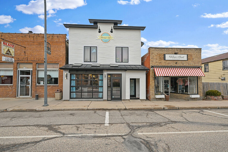 Primary Photo Of 122 S Main St, Amherst Restaurant For Sale