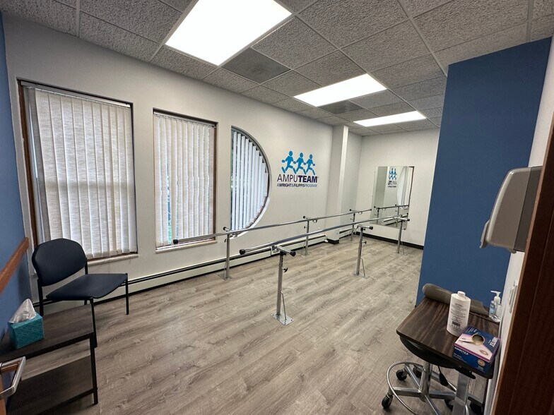 More Photos Of 834 King Hwy, Kalamazoo Office For Lease