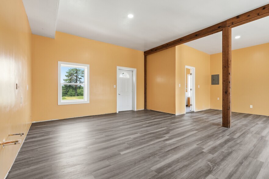 More Photos Of 10907 E 87th St, Raytown Multifamily For Sale