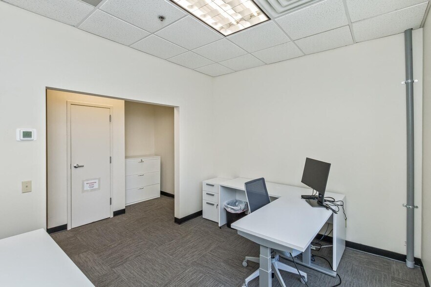 More Photos Of 56 College St, Asheville Office For Lease