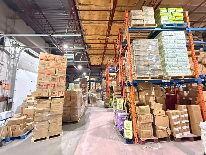 More Photos Of 165 Konrad Cres, Markham Light Distribution For Lease