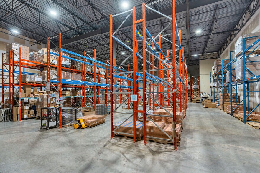More Photos Of 2567 192nd St, Surrey Warehouse For Lease
