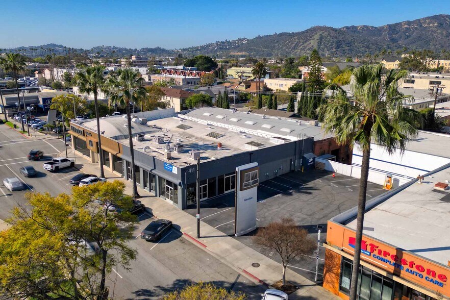 More Photos Of 413 S Brand Blvd, Glendale Auto Dealership For Lease